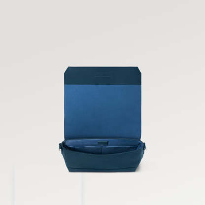 LOUIS VUITTON  秋冬の新作スタイル  テイクオフ・メッセンジャー Ref:M23709