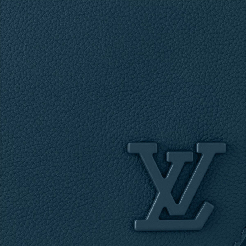 LOUIS VUITTON  秋冬の新作スタイル  テイクオフ・メッセンジャー Ref:M23709