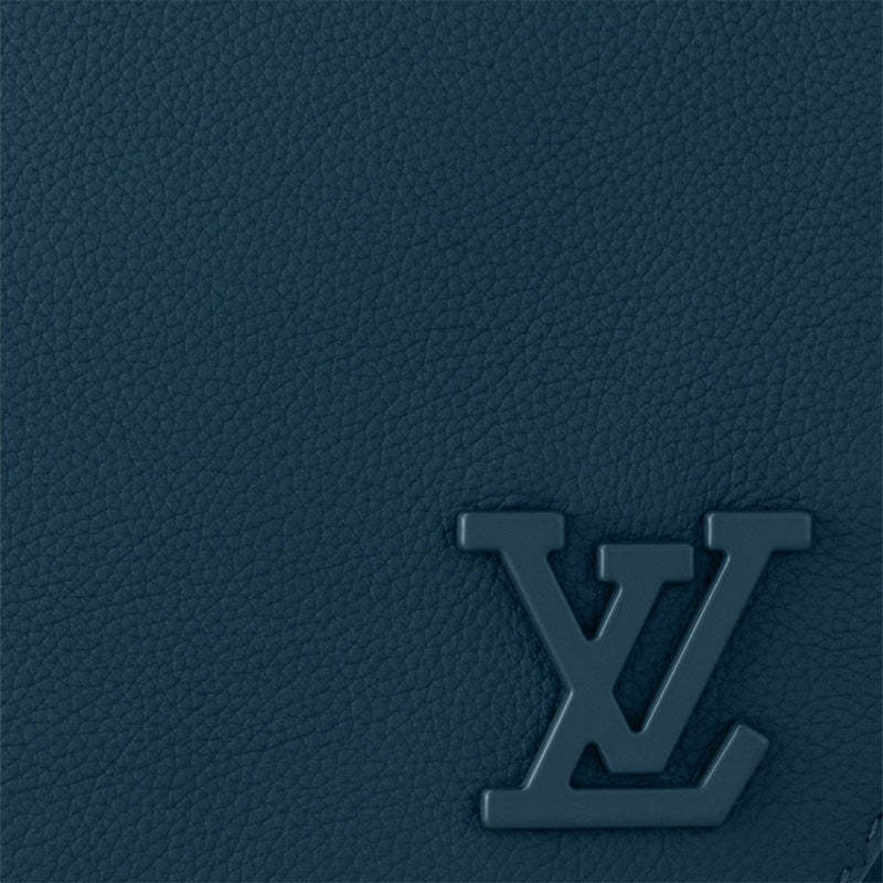 LOUIS VUITTON  秋冬の新作スタイル  テイクオフ・メッセンジャー Ref:M23709