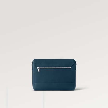 LOUIS VUITTON  秋冬の新作スタイル  テイクオフ・メッセンジャー Ref:M23709