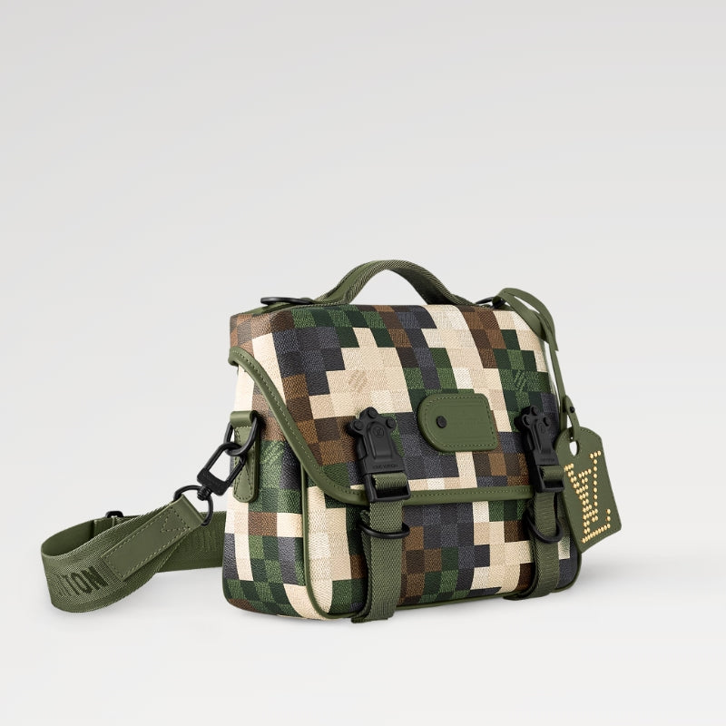 LOUIS VUITTON   春夏の新作 LV トレイル･メッセンジャー Ref:M24449-LOUIS VUITTON 