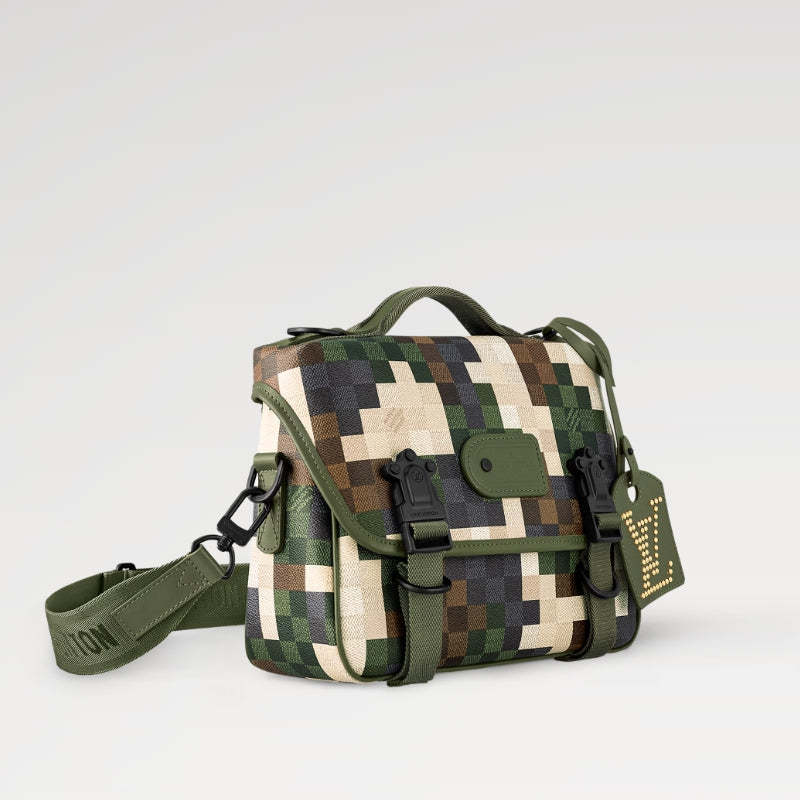 LOUIS VUITTON   春夏の新作 LV トレイル･メッセンジャー Ref:M24449-LOUIS VUITTON 