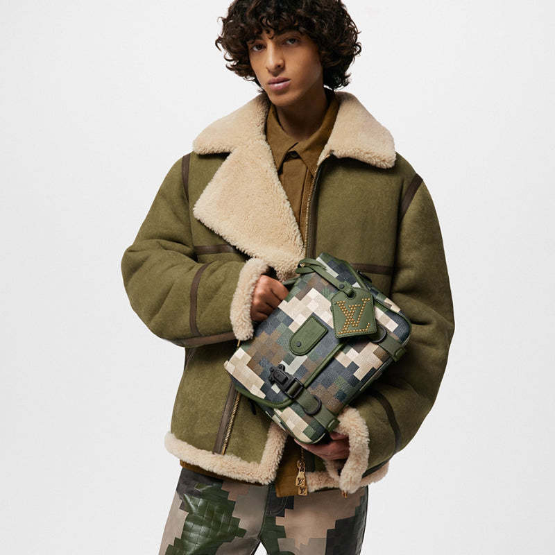 LOUIS VUITTON   春夏の新作 LV トレイル･メッセンジャー Ref:M24449-LOUIS VUITTON 