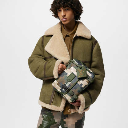 LOUIS VUITTON   春夏の新作 LV トレイル･メッセンジャー Ref:M24449-LOUIS VUITTON 