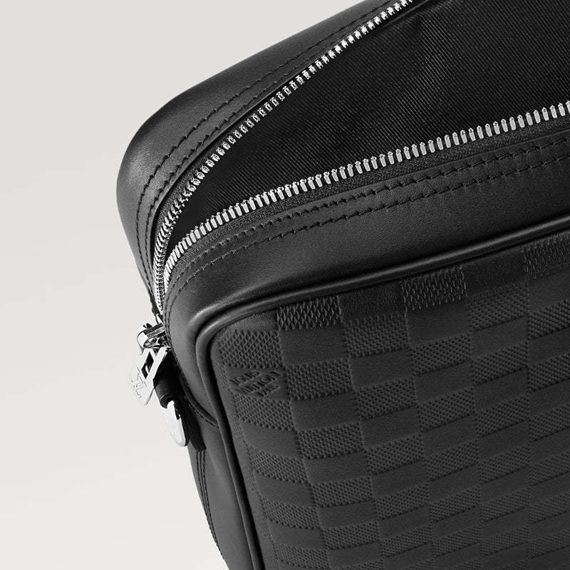 LOUIS VUITTON   春夏の新作 ポルト ドキュマン･ヴォワヤージュ Ref:N40444-LOUIS VUITTON 