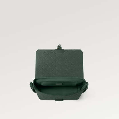 LOUIS VUITTON   春夏の新作スタイル    Sケープ･メッセンジャー Ref:  M24439