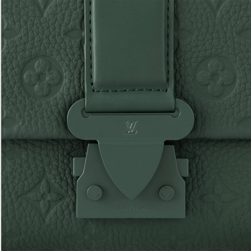 LOUIS VUITTON   春夏の新作スタイル    Sケープ･メッセンジャー Ref:  M24439