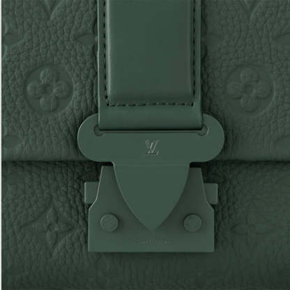 LOUIS VUITTON   春夏の新作スタイル    Sケープ･メッセンジャー Ref:  M24439