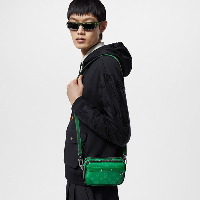 LOUIS VUITTON   春夏の新作スタイル  アルファ･ウェアラブルウォレット NV Ref: M30997