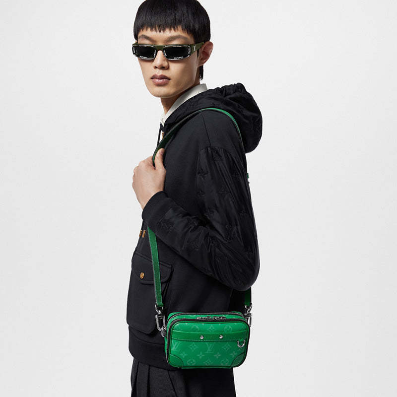 LOUIS VUITTON   春夏の新作スタイル  アルファ･ウェアラブルウォレット NV Ref: M30997