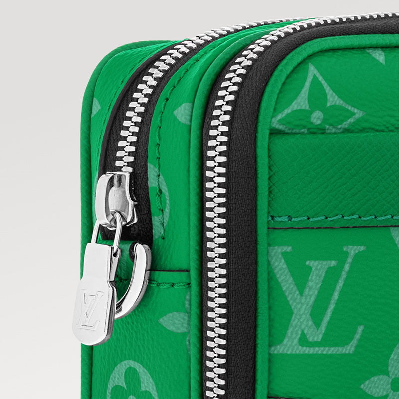 LOUIS VUITTON   春夏の新作スタイル  アルファ･ウェアラブルウォレット NV Ref: M30997