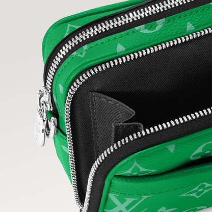 LOUIS VUITTON   春夏の新作スタイル  アルファ･ウェアラブルウォレット NV Ref: M30997