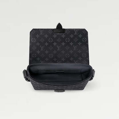 LOUIS VUITTON   秋冬の新作スタイル Sケープ・メッセンジャー Ref:M46794