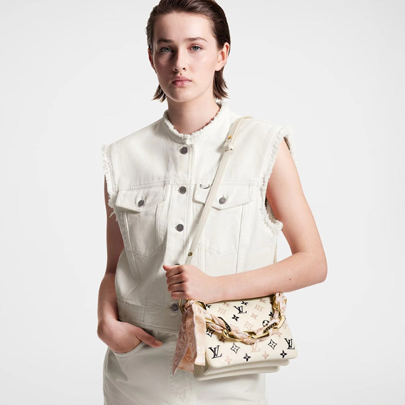 LOUIS VUITTON   秋冬の新作スタイル  CUSSIN BB ハンドバッグ Ref: M22954