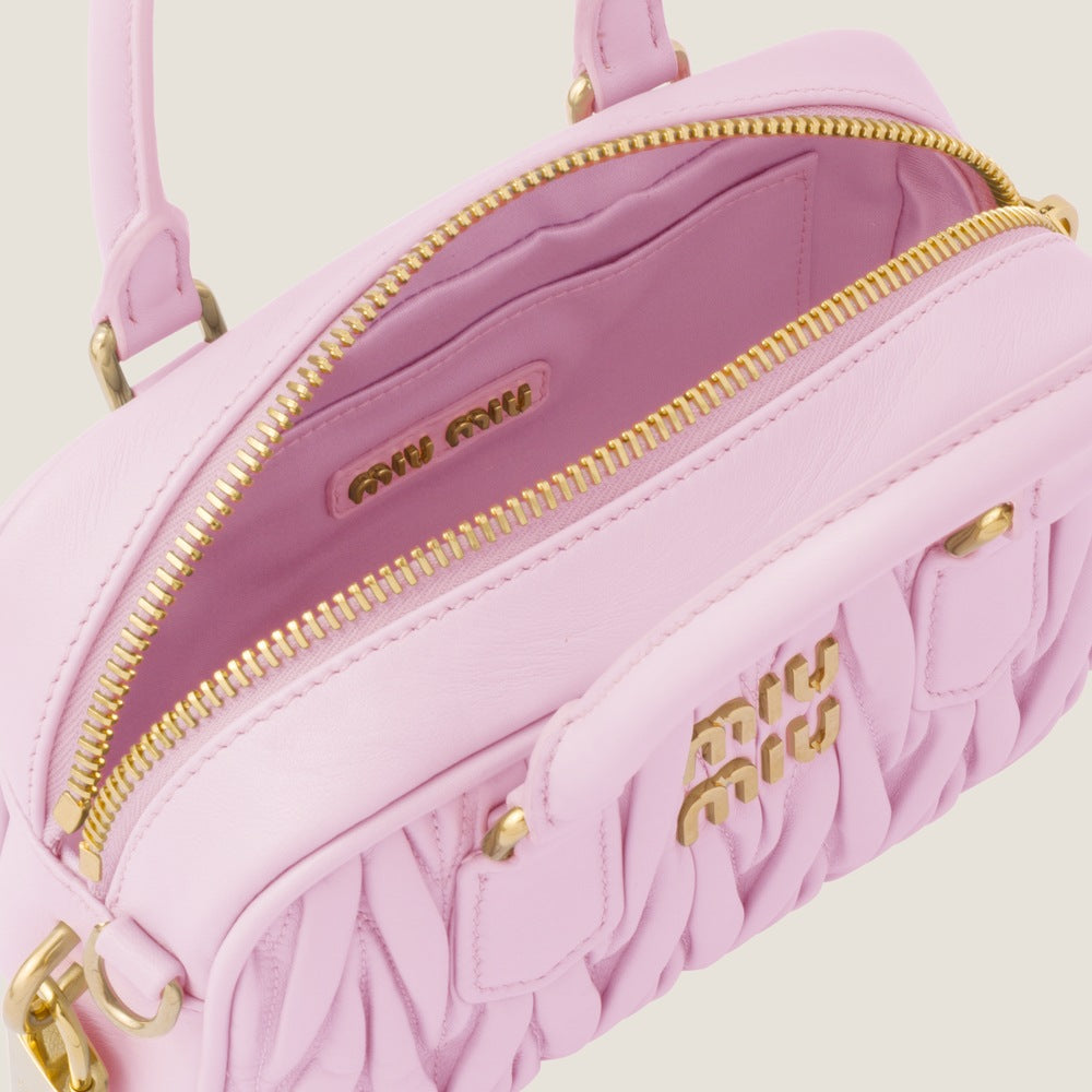 アルカディ マテラッセレザー バッグ スモ一ル – Miu Miu-Official Site