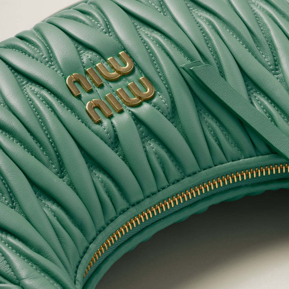 ワンダー マテラッセレザー ホーボーバッグ