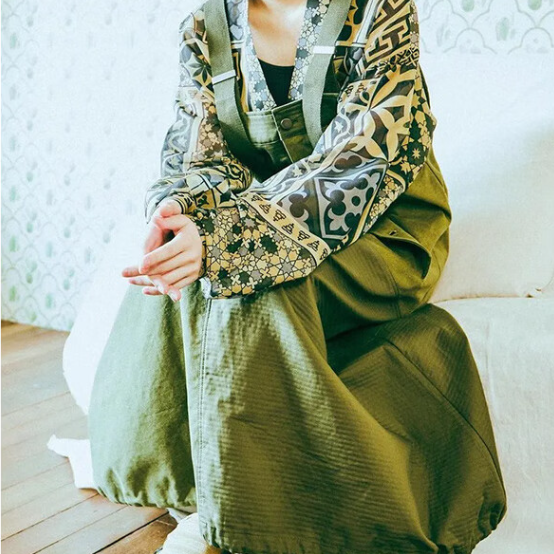 馬登女裝 山系休閒背帶裙梨型身材收腰顯瘦連衣長裙子早秋新款