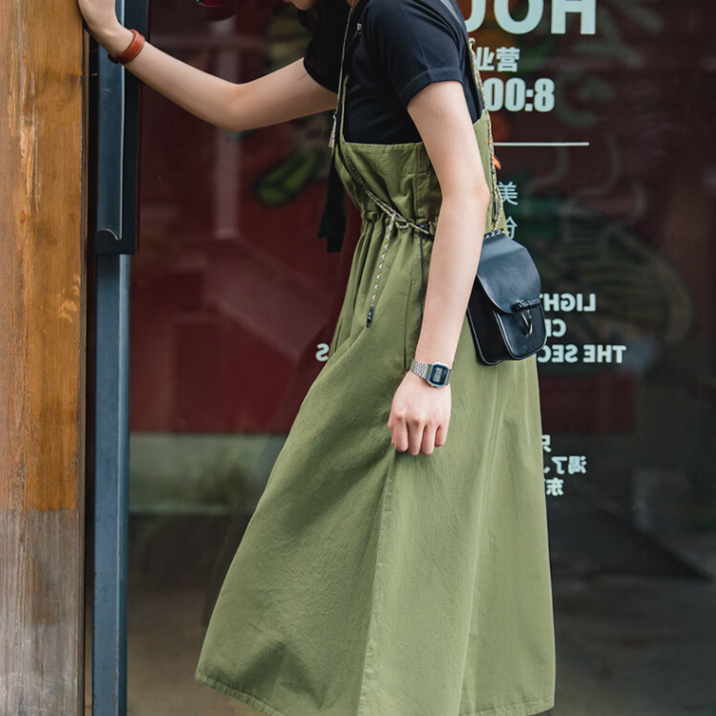 馬登女裝 山系休閒背帶裙梨型身材收腰顯瘦連衣長裙子早秋新款