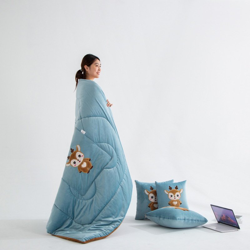 兩用抱枕被 多功能加厚水晶絨吉祥卡通泰迪絨 抱枕被卡通泰迪絨加厚多功能絨毯