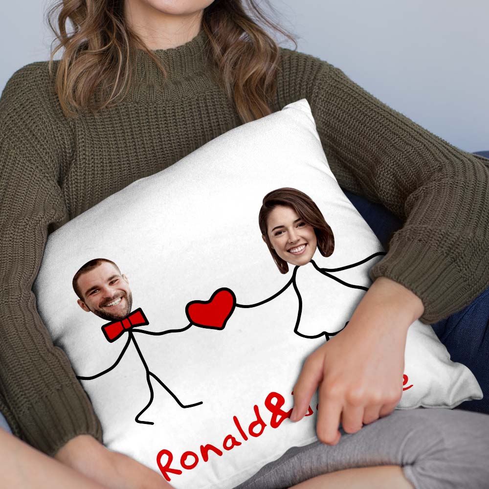 Kundenspezifisches Heiratsvermittler-gesichts-kissen, Das Hände Mit Liebe Hält Personalisiertes Paar-foto- Und Text-wurfs-kissen-valentinstag-geschenk - MiniMe Pillow