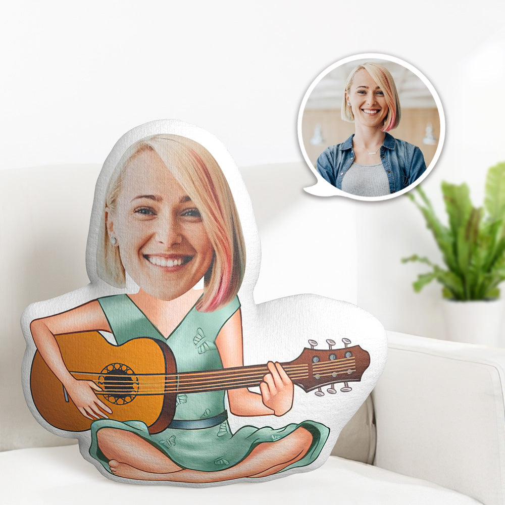 Cadeaux D'anniversaire Personnalisés Mon Oreiller De Visage Oreiller Photo Personnalisé Une Fille Jouant De La Guitare Oreiller Minime - MiniMe Pillow