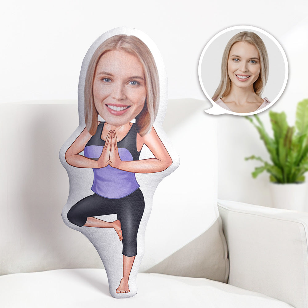 Cadeaux D'anniversaire Personnalisés Mon Oreiller De Visage Oreiller Photo Personnalisé Une Fille Faisant Du Yoga Oreiller Minime - MiniMe Pillow