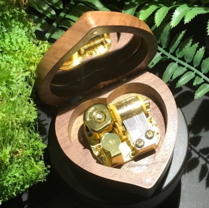 Heart Shape Music Box-Jessemade AU