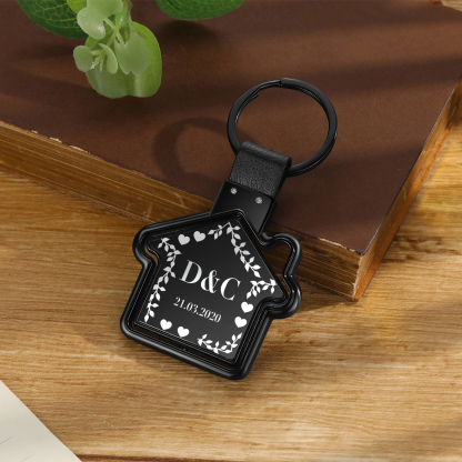 2 PCS Couple Keychain Set Custom 4 Letters & 2 Dates Keyring House-Shaped Metal Keychain Valentine's Day Gift for Him/Her-Jessemade AU