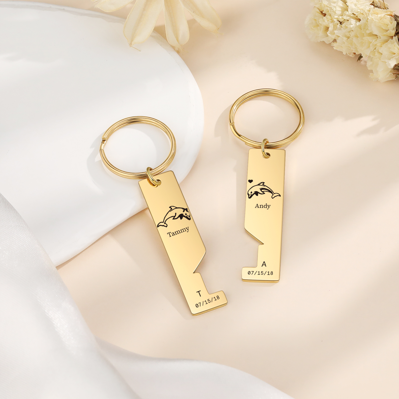 Personalised Couple Keychain Custom 2 Letters & 2 Dates & 2 Names Dolphin Keyring Valentine's Day Gift for Husband/Wife-Jessemade AU