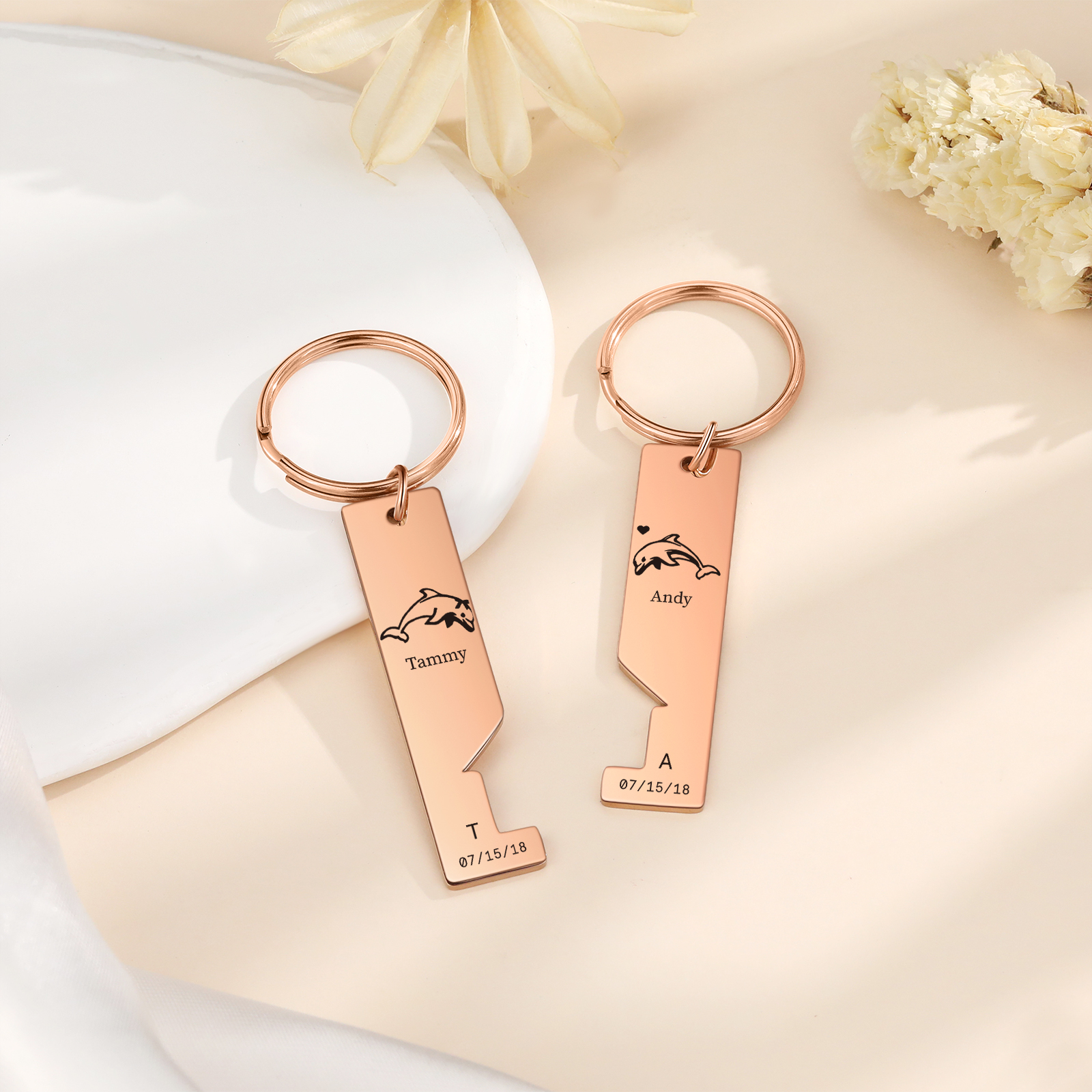 Personalised Couple Keychain Custom 2 Letters & 2 Dates & 2 Names Dolphin Keyring Valentine's Day Gift for Husband/Wife-Jessemade AU
