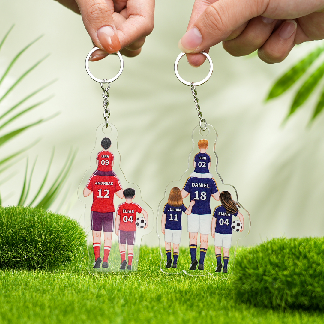 Personalised 2–4 Names Football Family Keychain Custom Soccer Keychain Gift for Dad Grandpa