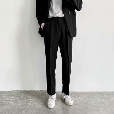 涼しさ抜群の韓国風男性用夏物パンツ広がるストレートタイプの若者向け製品