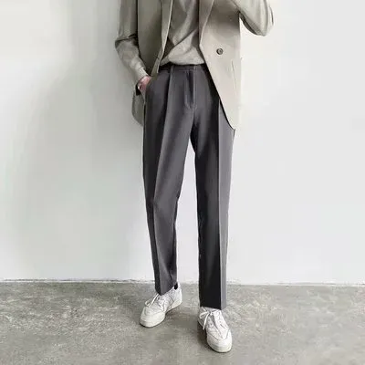 涼しさ抜群の韓国風男性用夏物パンツ広がるストレートタイプの若者向け製品