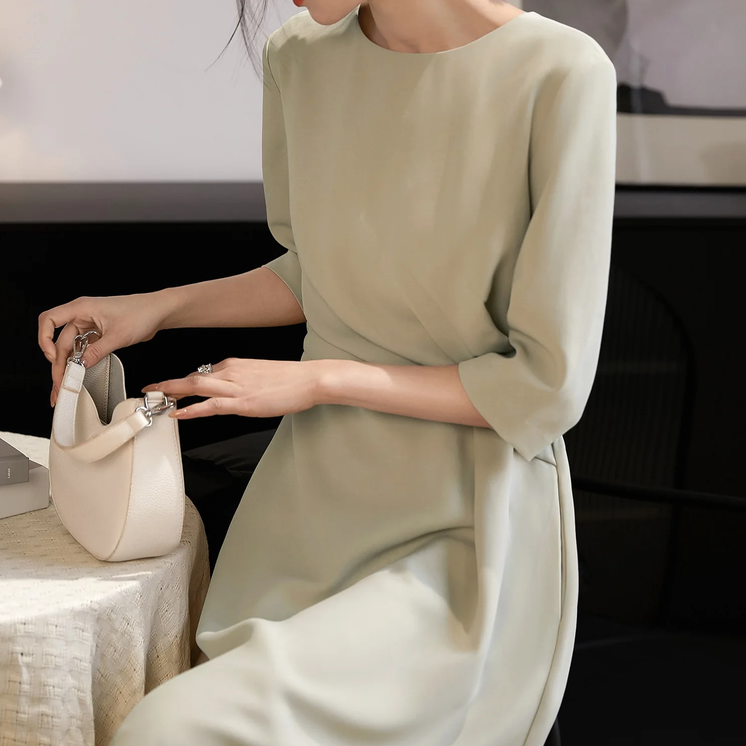 法式 船領 腰間捏褶 氣質 五分袖 約會洋裝