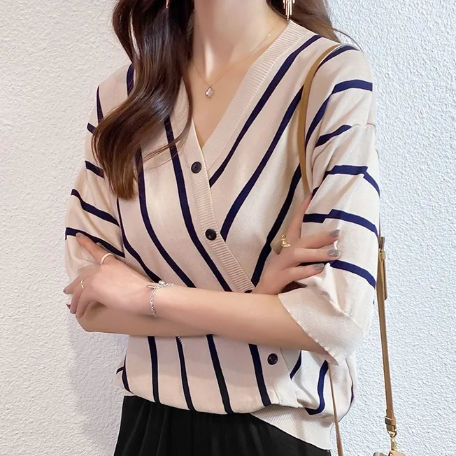 冰絲五分袖針織衫 條紋短袖t恤 寬鬆港風日系半袖上衣 夏新款v領薄IG潮