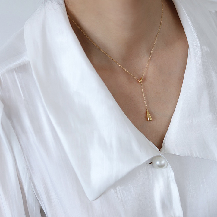 SNS大騷動 簡約水滴幾何項鏈 成熟休閒 fashion ootd 夏季搭配時尚 不褪色鈦鋼鍍金氣質項鍊輕奢時尚 簡約鎖骨鏈頸鏈