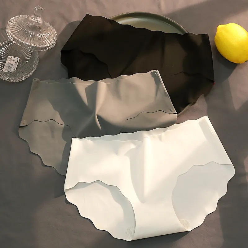 【3條裝】零觸感冰絲內褲 女士無痕中腰薄款抗菌 純棉襠透氣提臀大碼三角短褲