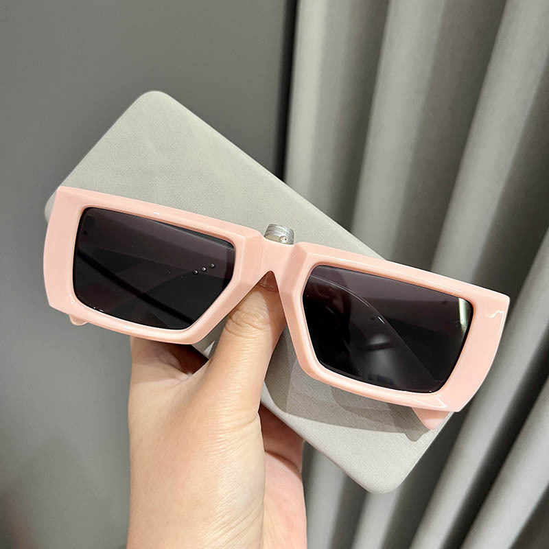 نظارات شمسية عصرية