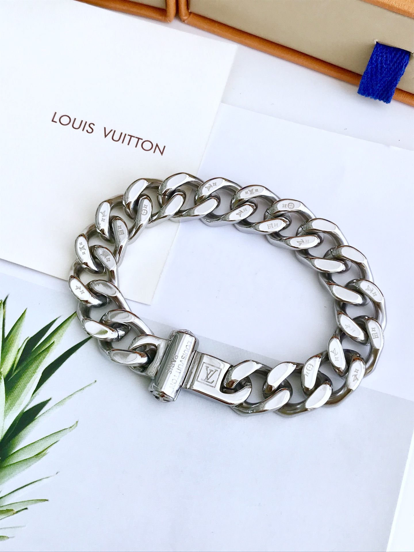 Louis Vuitton（ルイヴィトン） LV ブレスレット