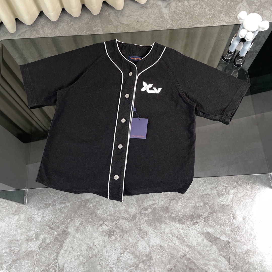 【Louis Vuitton 公式旗艦店】（ルイヴィトン） デニム半袖シャツ ご好評に付き再入荷！