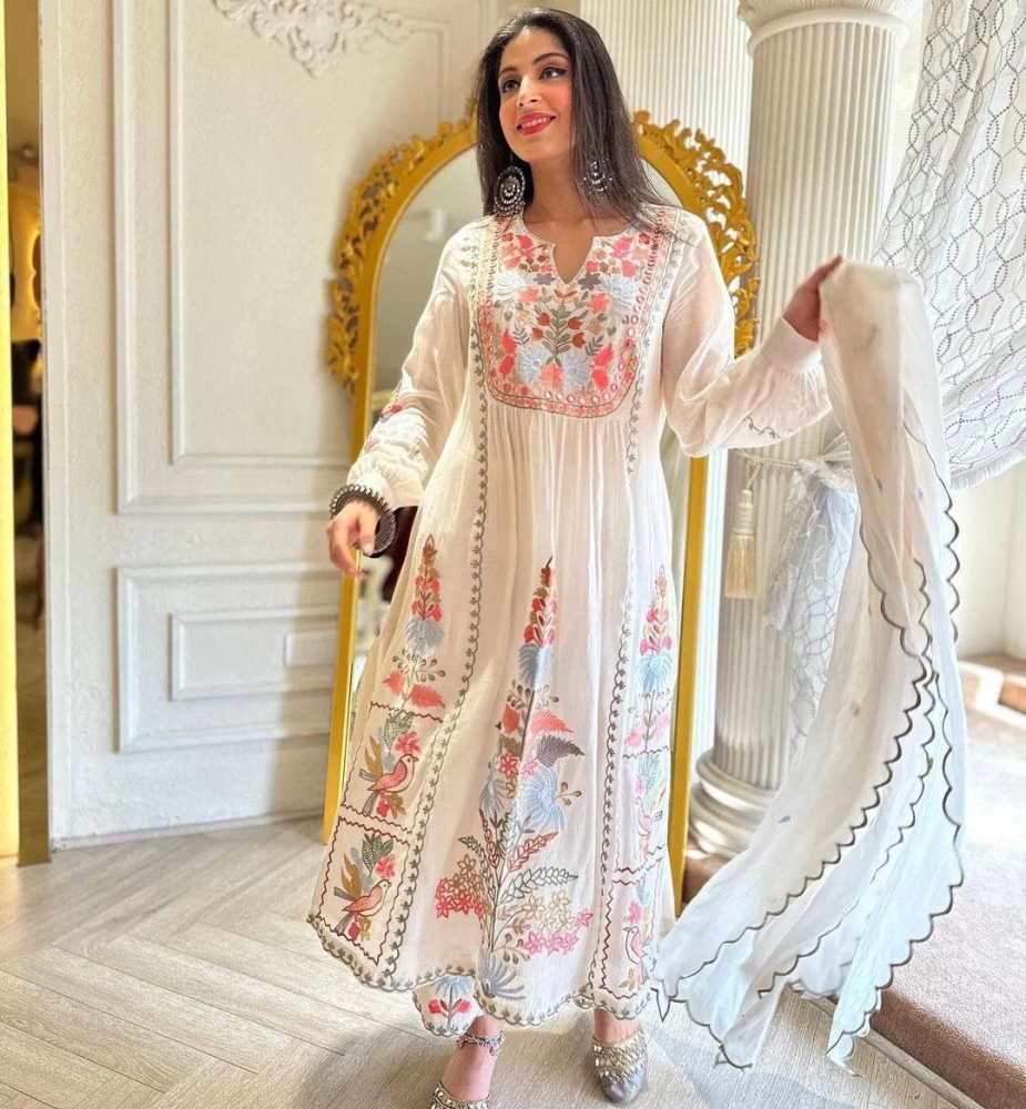 AWESOME WHITE COLOUR EMBROIDERY KURTA SET
