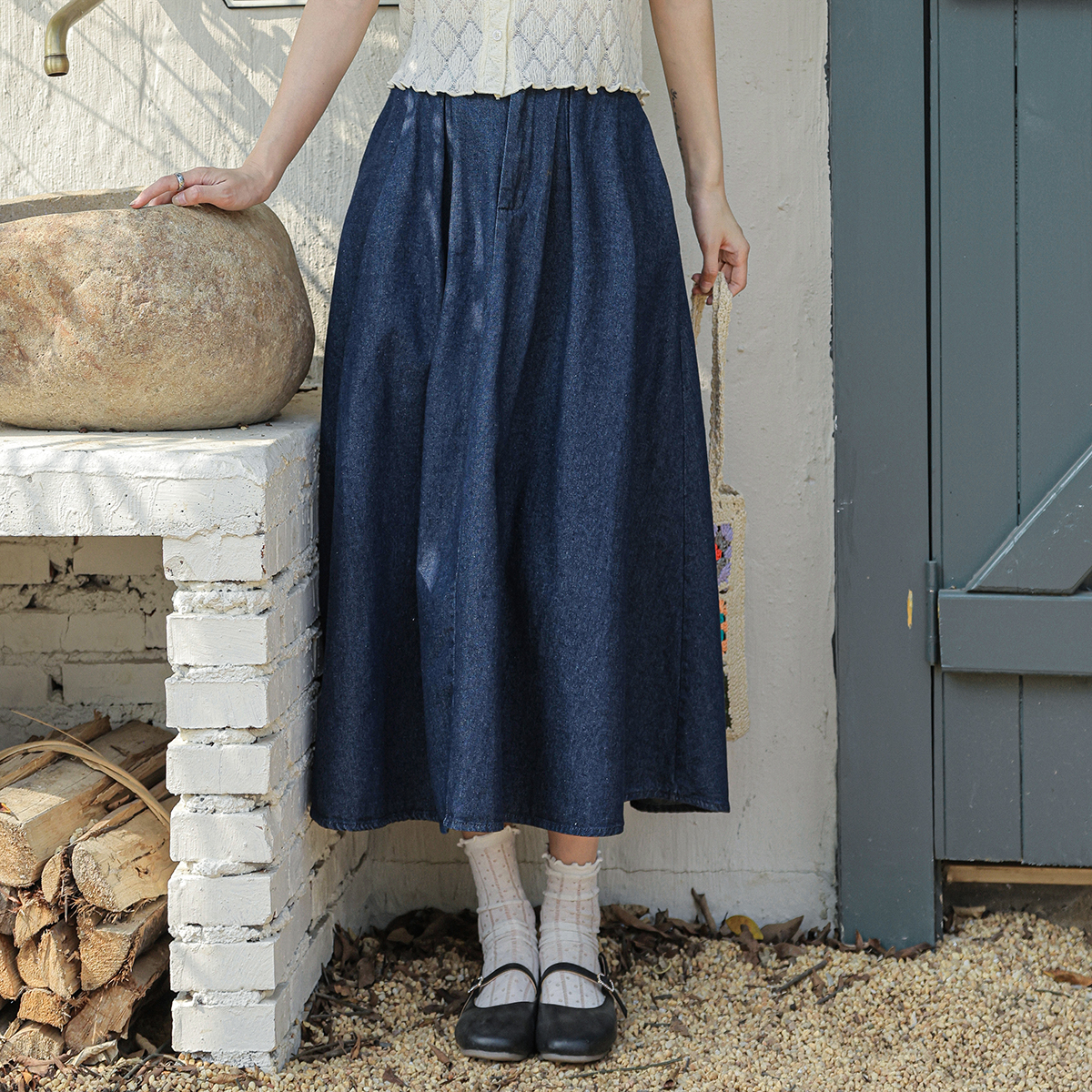 Real Shot 2023 Summer New Niche Design Button High Waist Slimming A- line Large Hem Denim Skirt