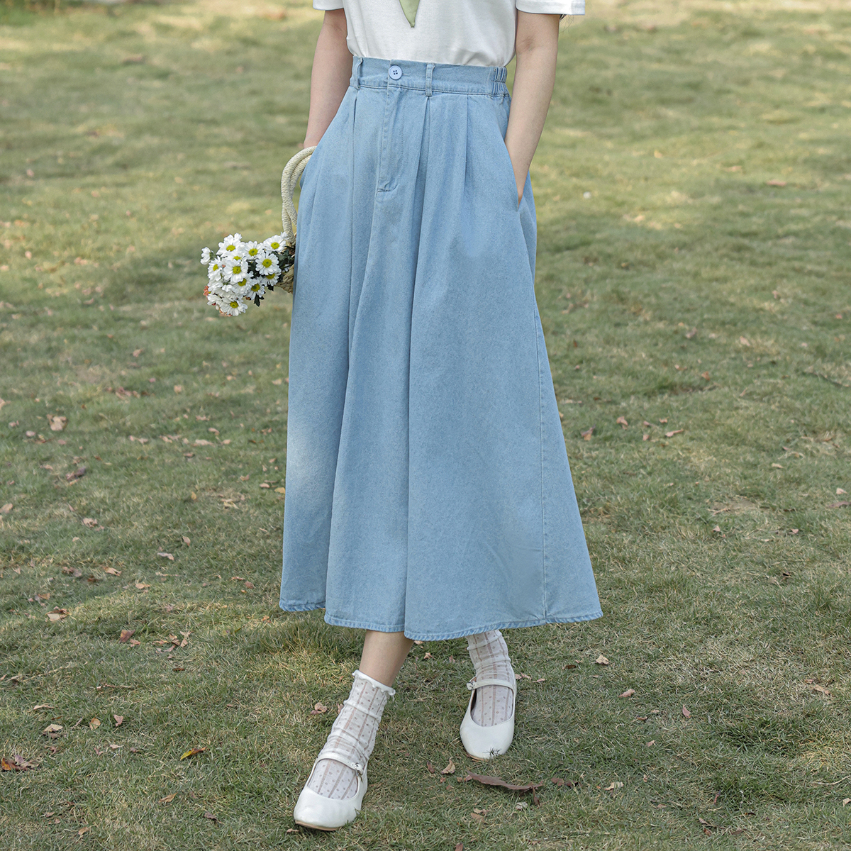 Real Shot 2023 Summer New Niche Design Button High Waist Slimming A- line Large Hem Denim Skirt