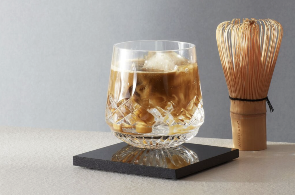 AVANTCHA Organic Hojicha Powder in Sparkling Hojicha 